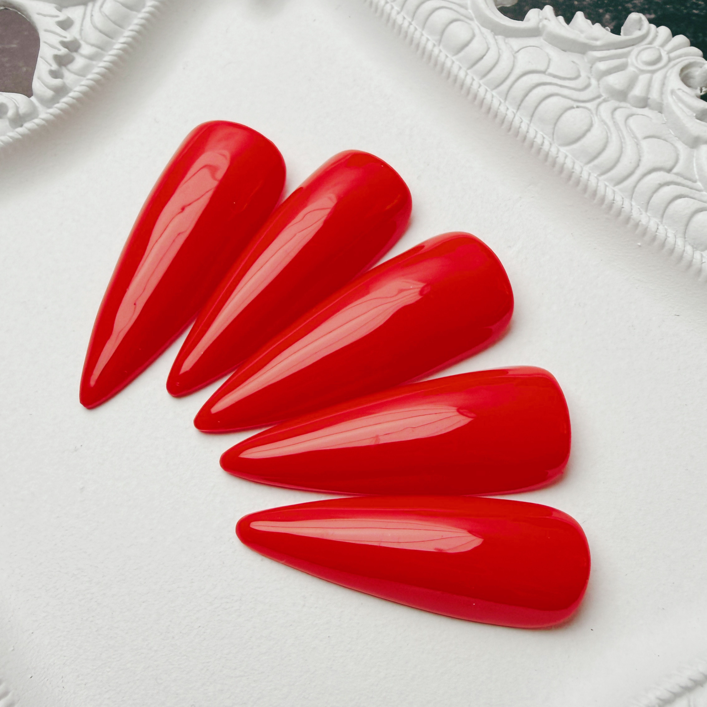 Crimson Reliquary - Red Solid Color Press On Nail Set