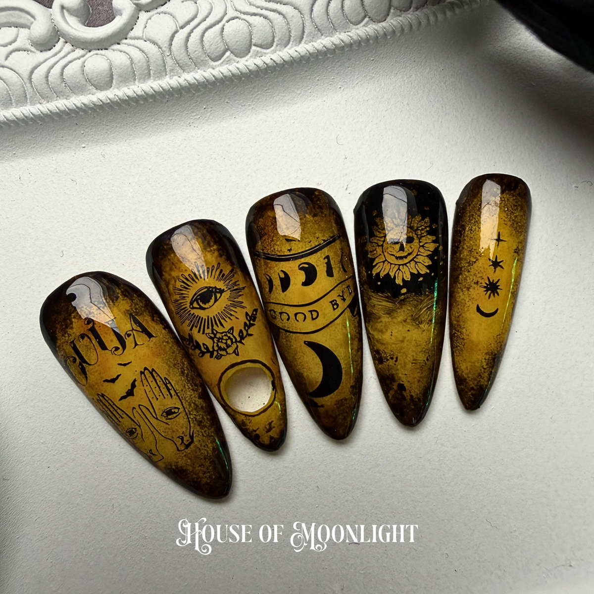 Séance| Luxury Hand-Painted Gothic Press-On Nails