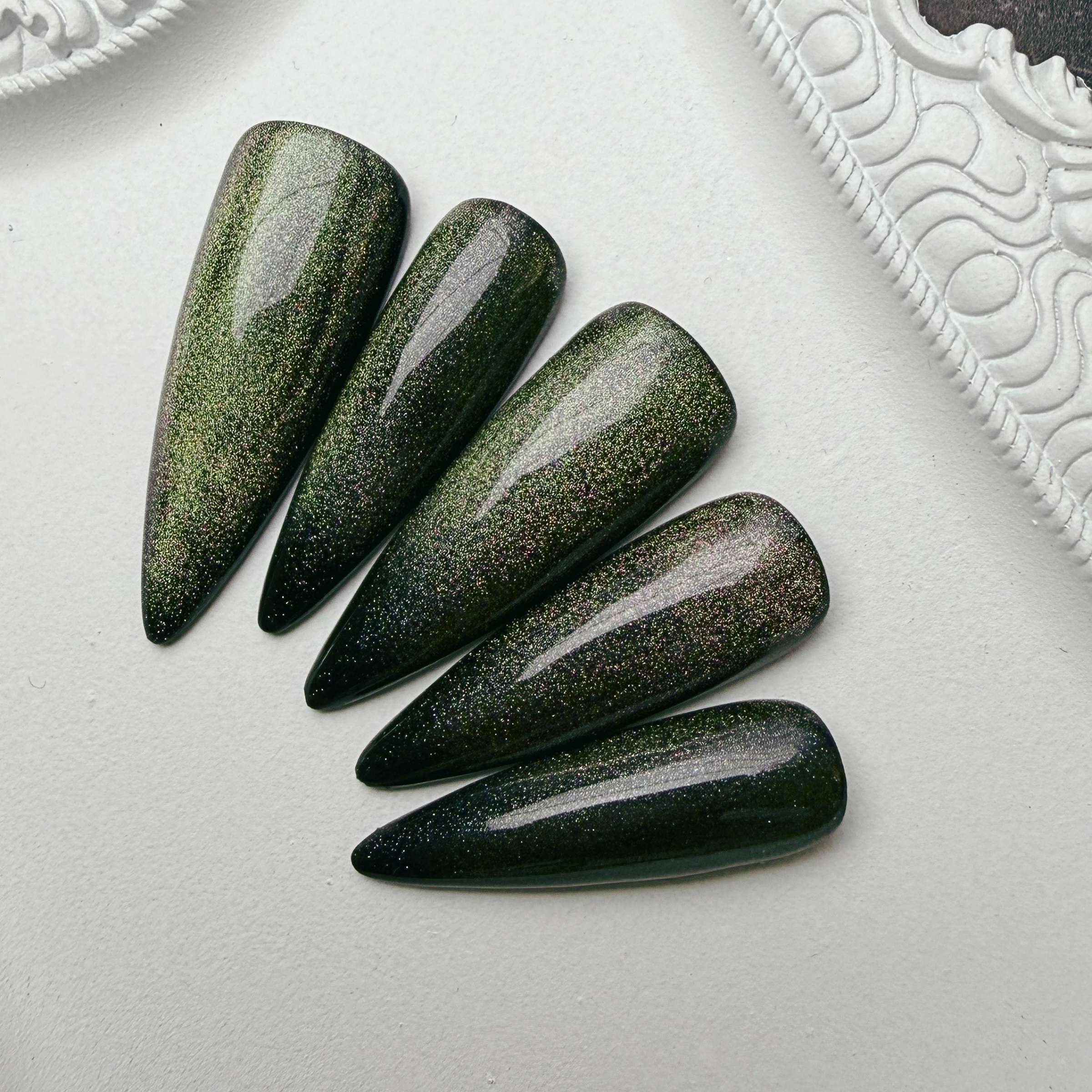 Forest Warden - Green Cat Eye Solid Color Press On Nail Set